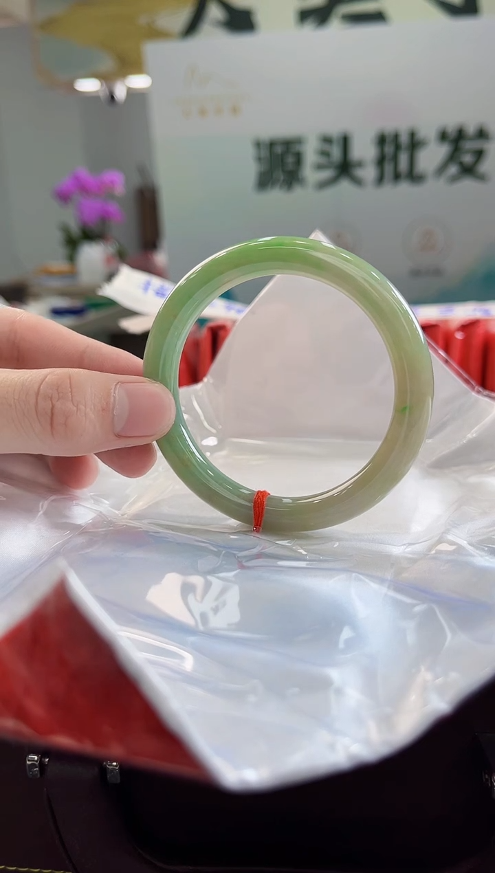 【闪购商品】翡翠手镯未镶嵌手镯