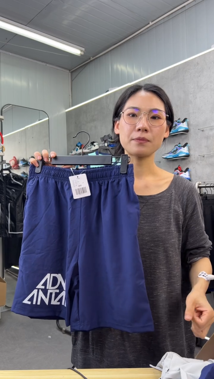 安踏儿童衣服尺码 ：140