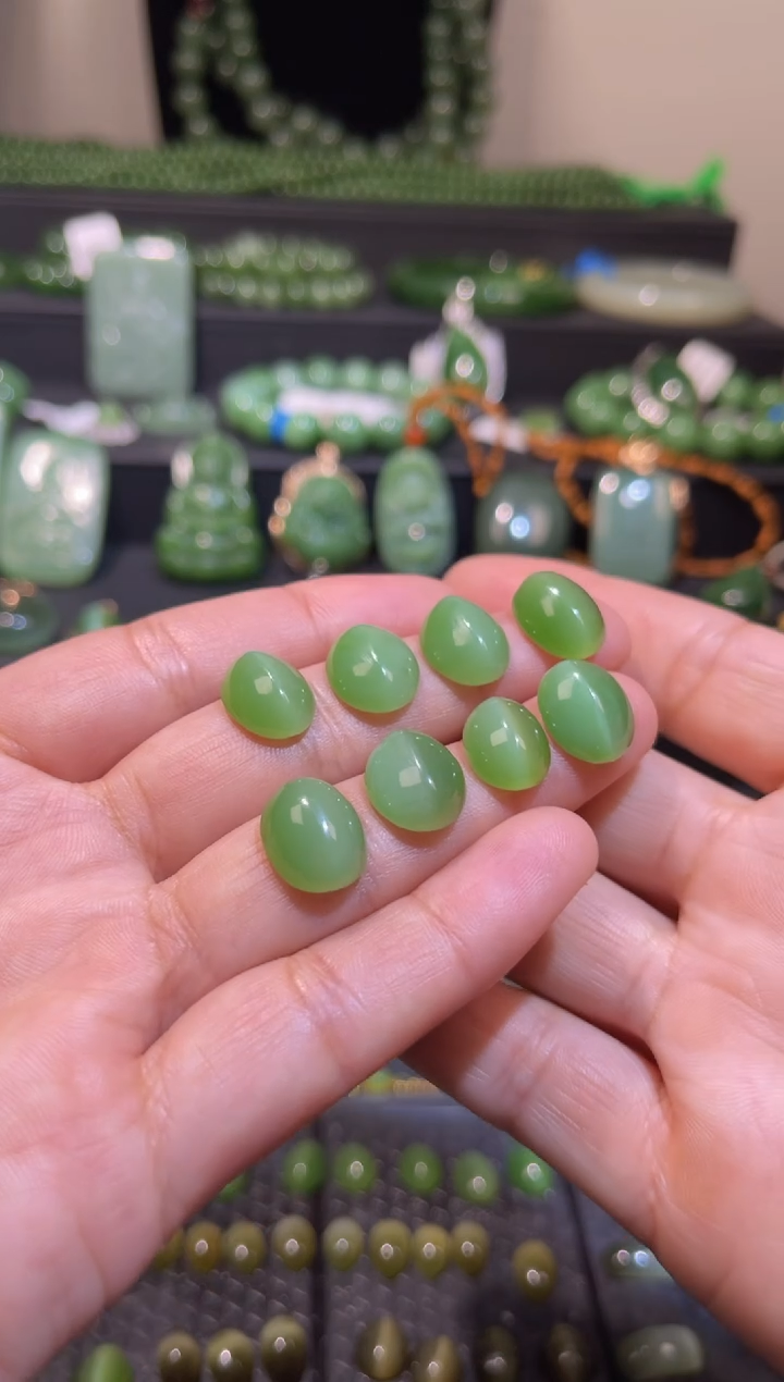 【闪购商品】和田玉碧玉绿猫眼裸石未镶嵌多样性发一