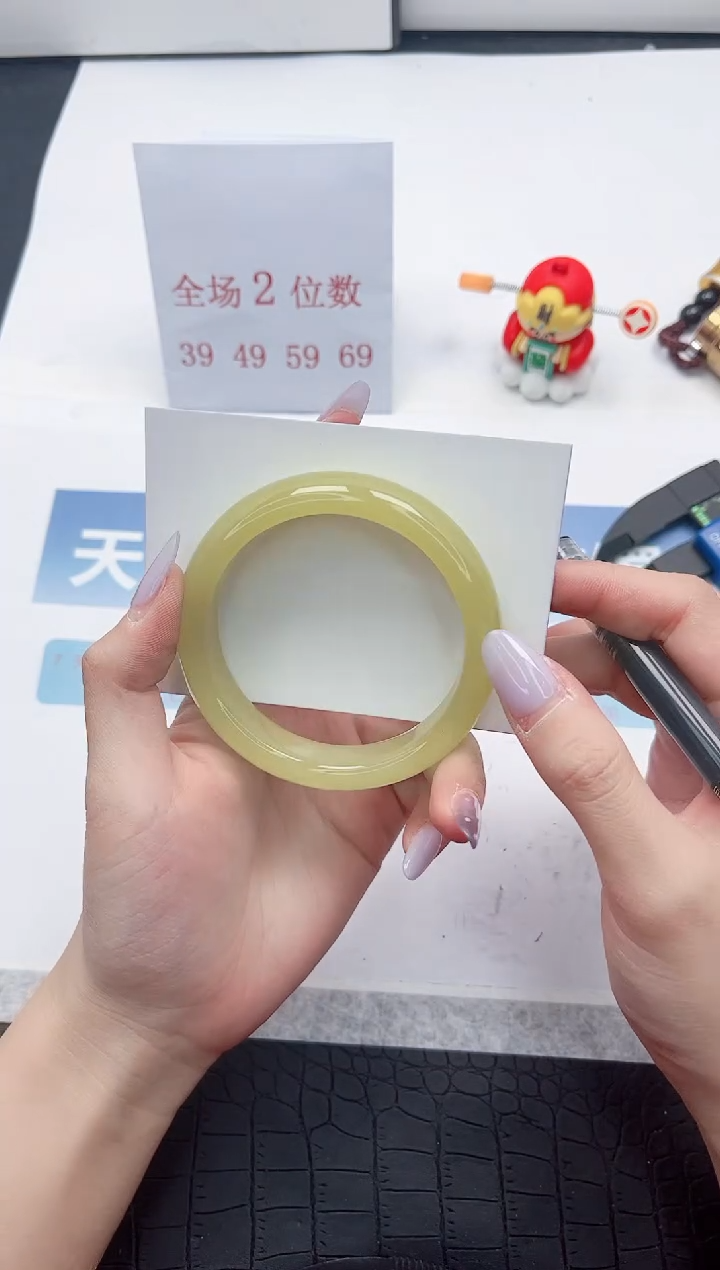 【闪购商品】石英质玉手镯未镶嵌A200-55.6