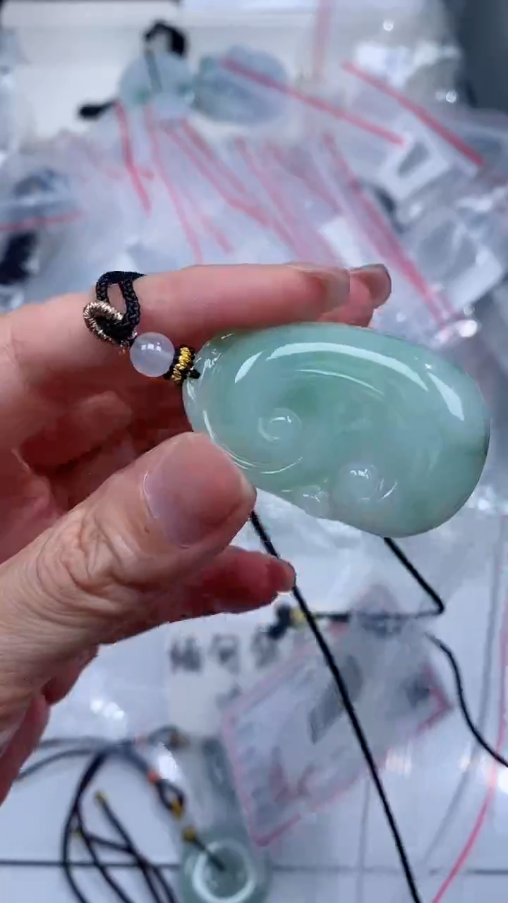 颈饰未镶嵌翡翠吊坠