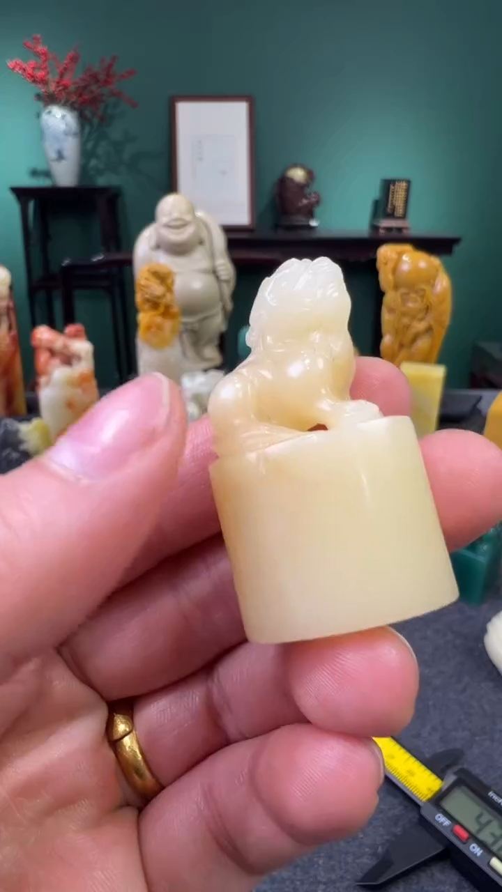 【闪购商品】寿山石芙蓉瑞兽钮