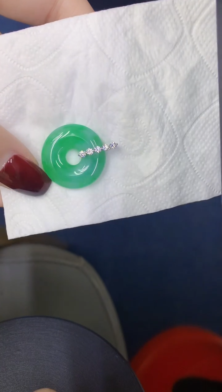 颈饰18K金镶嵌翡翠缅甸天然翡翠A货