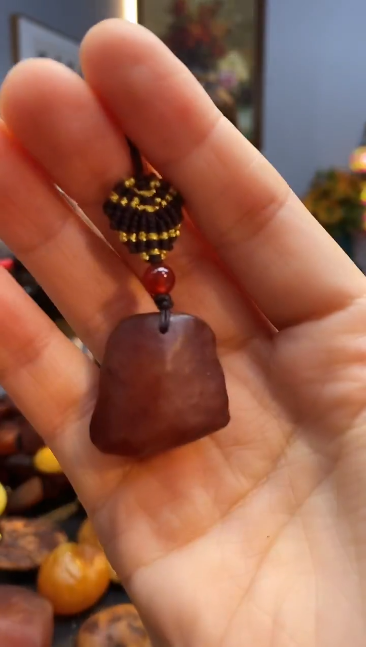 琥珀颈饰未镶嵌挂件