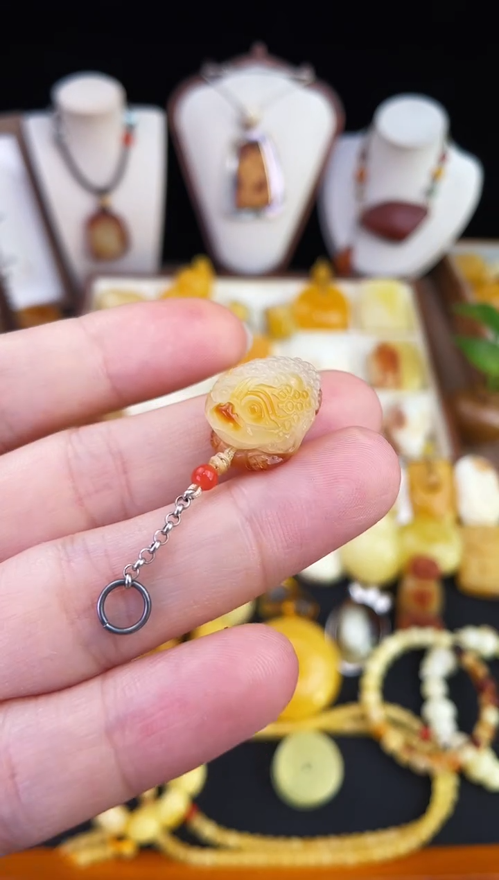 琥珀未镶嵌珠宝奇石柒月