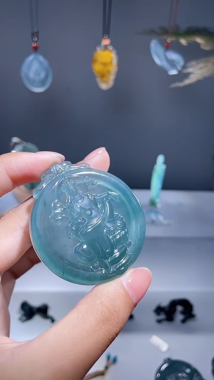 颈饰未镶嵌翡翠观音