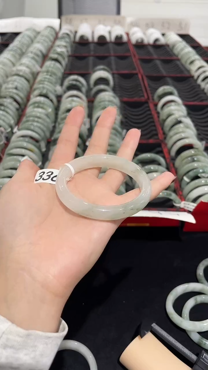 未镶嵌手镯石英质玉瑕336