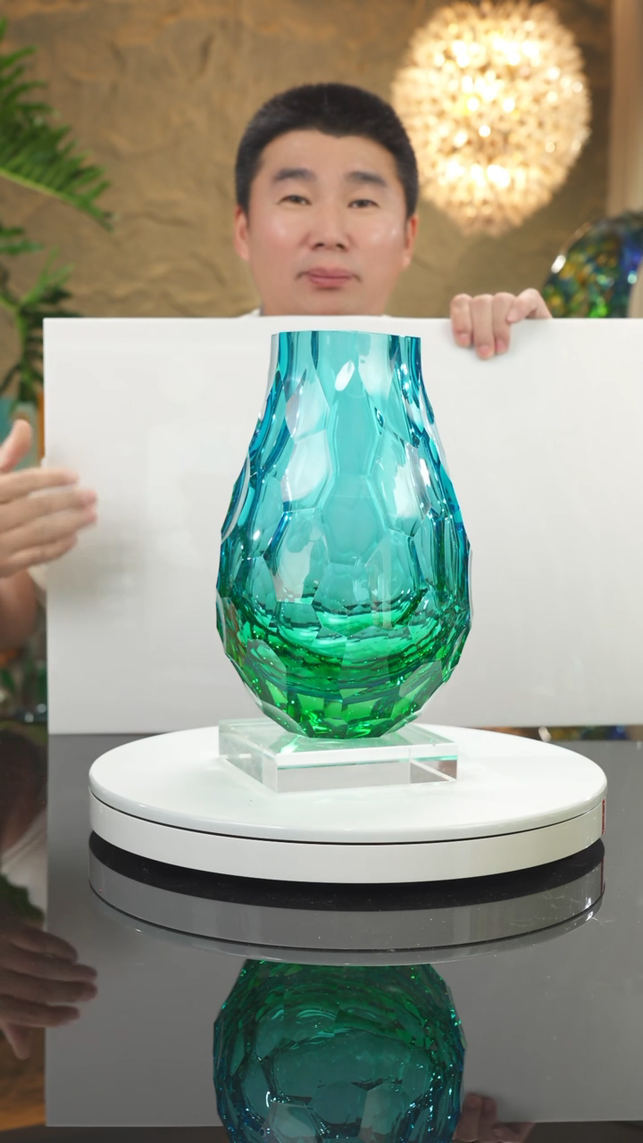 【闪购商品】摆件蓝绿凹切面花瓶带底座