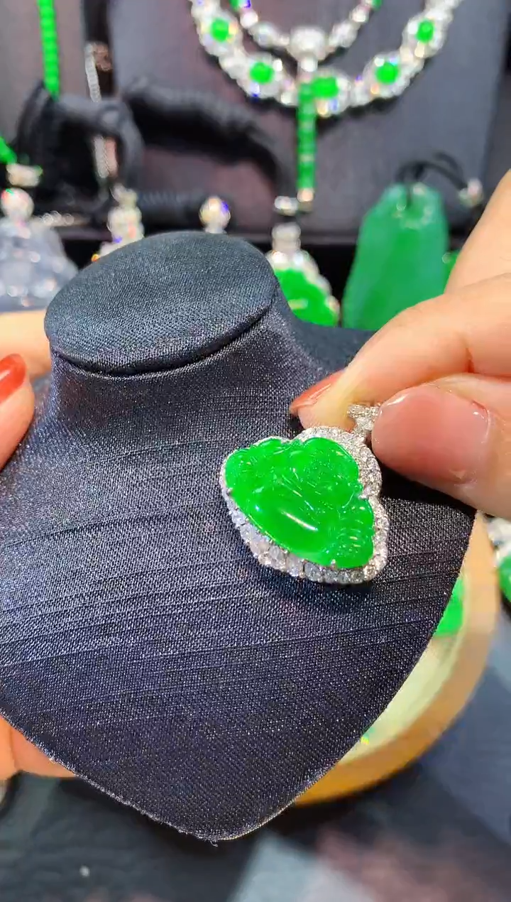 翡翠18K金镶嵌吊坠(不含链)佛公