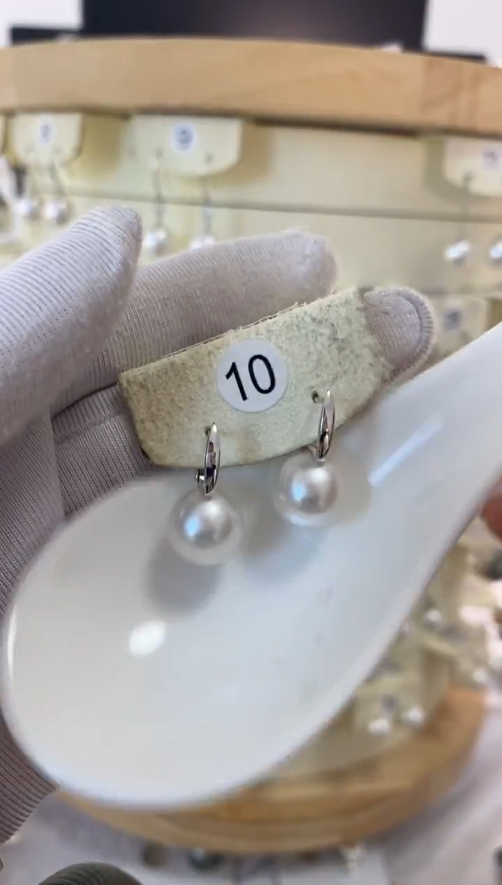 18K金镶嵌耳饰海水珍珠10-11mm