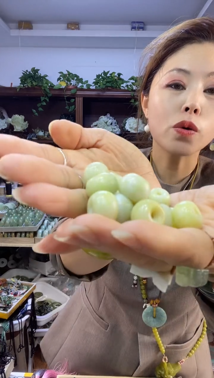 未镶嵌蛇纹石玉路路通多样性随机发一