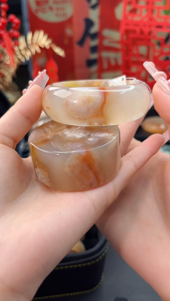 【闪购商品】石英质玉手镯未镶嵌赠送镯心（55圈口）