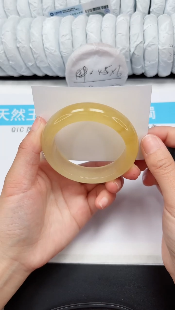 【闪购商品】石英质玉手镯未镶嵌66-58.9