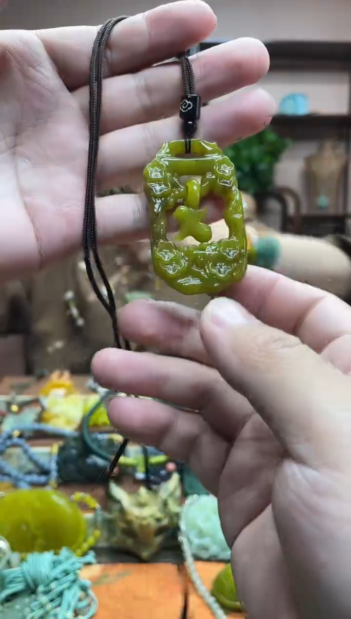 未镶嵌岫玉吊坠·