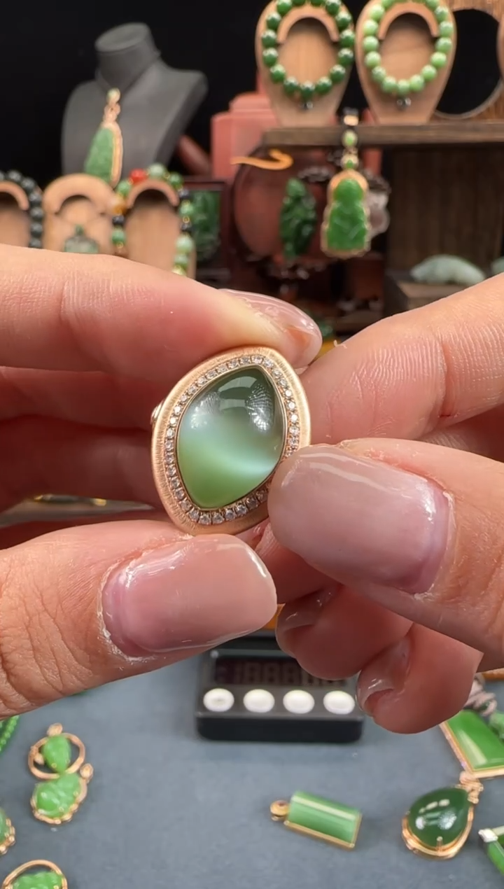 【闪购商品】和田玉吊坠18K金镶嵌1