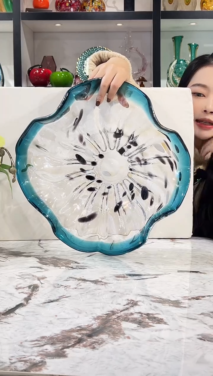 蓝色荷叶琉璃小果盘