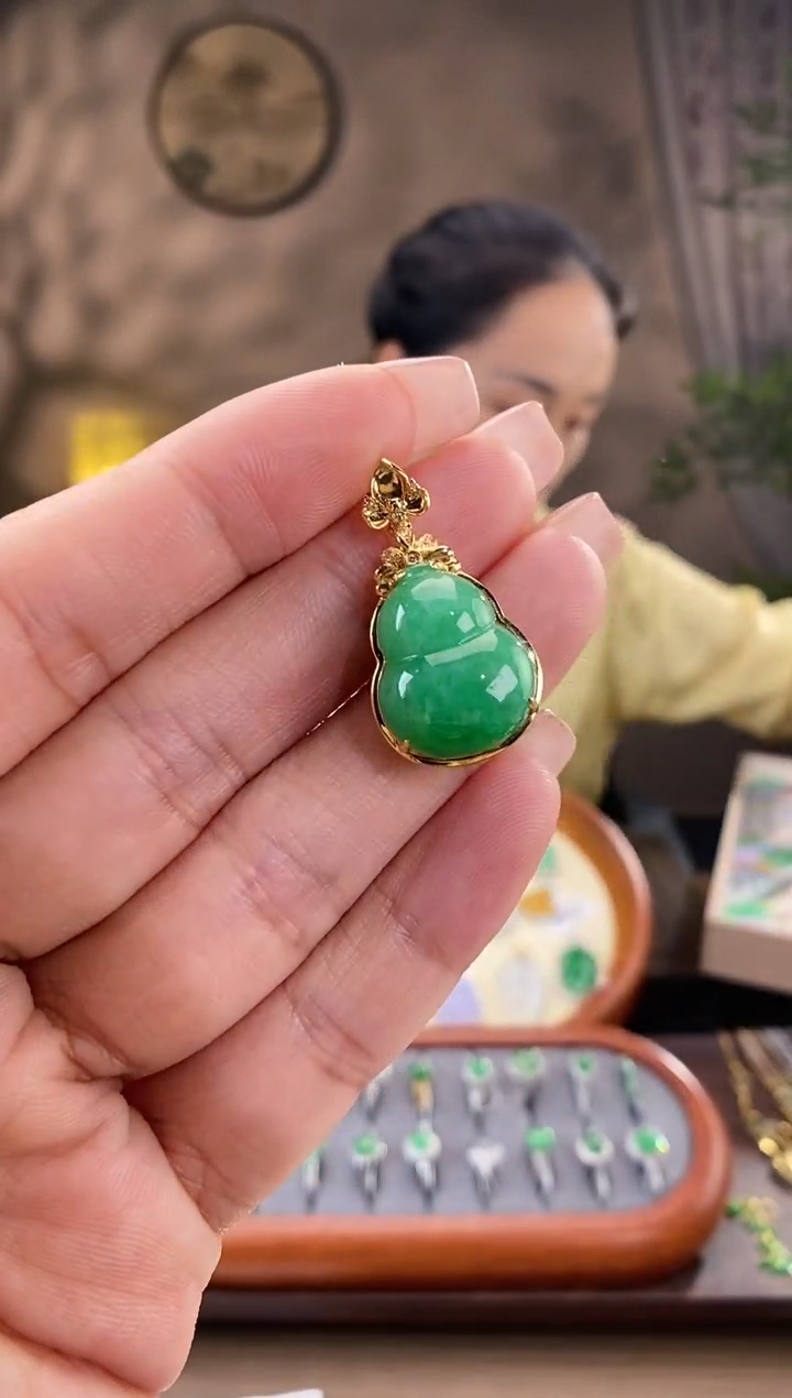 翡翠18K金镶嵌吊坠(不含链)葫芦