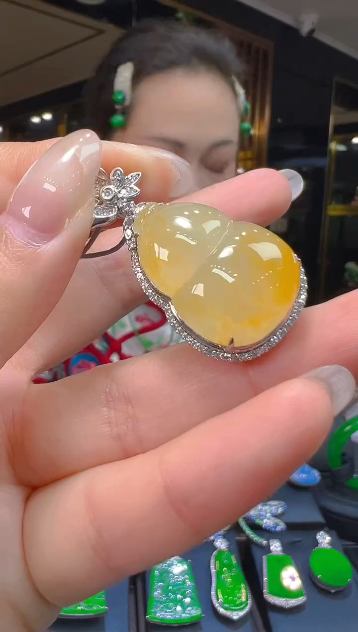 吊坠(赠链)18K金镶嵌翡翠131   