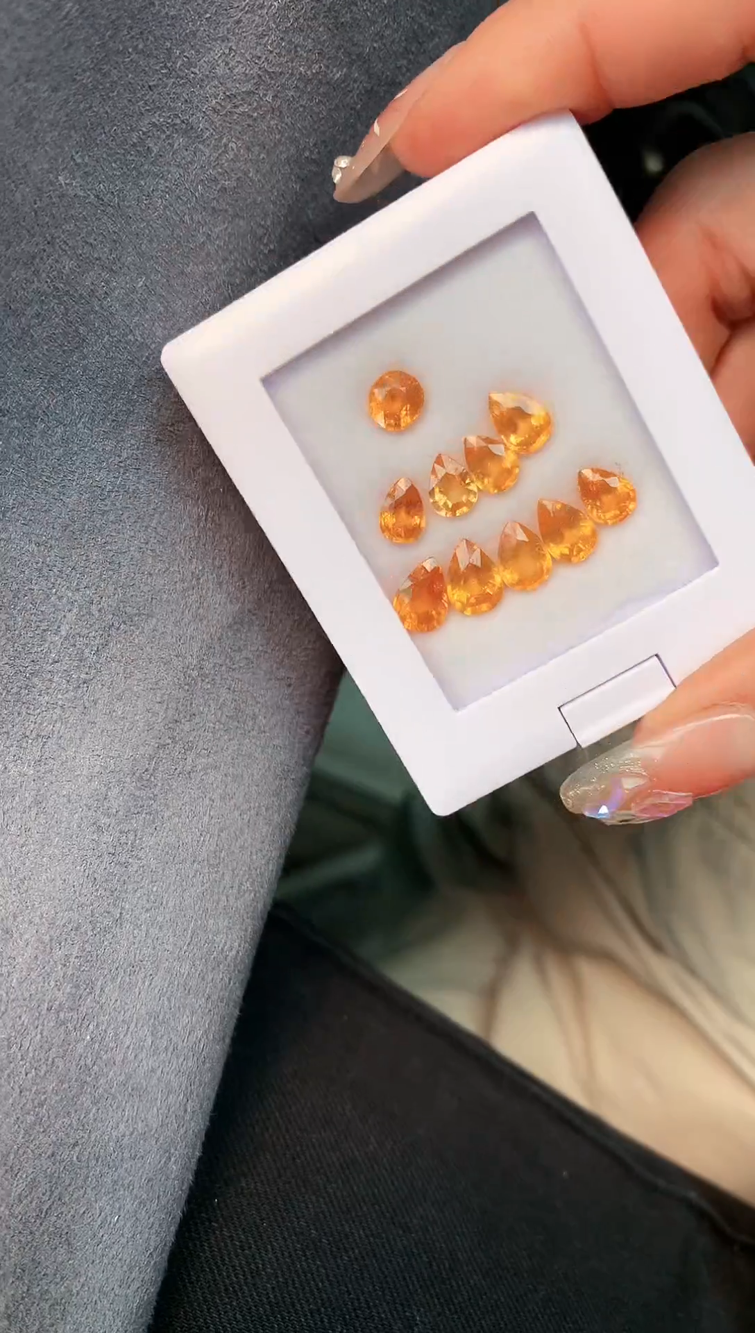 【闪购商品】石榴石（芬达石）耳饰未镶嵌14.59克拉