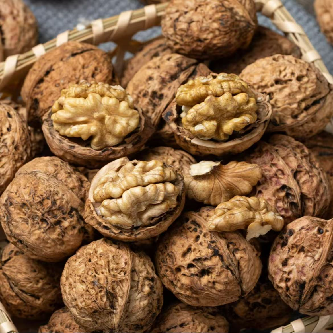 高山老树核桃2025年新核桃干核桃2斤装包邮