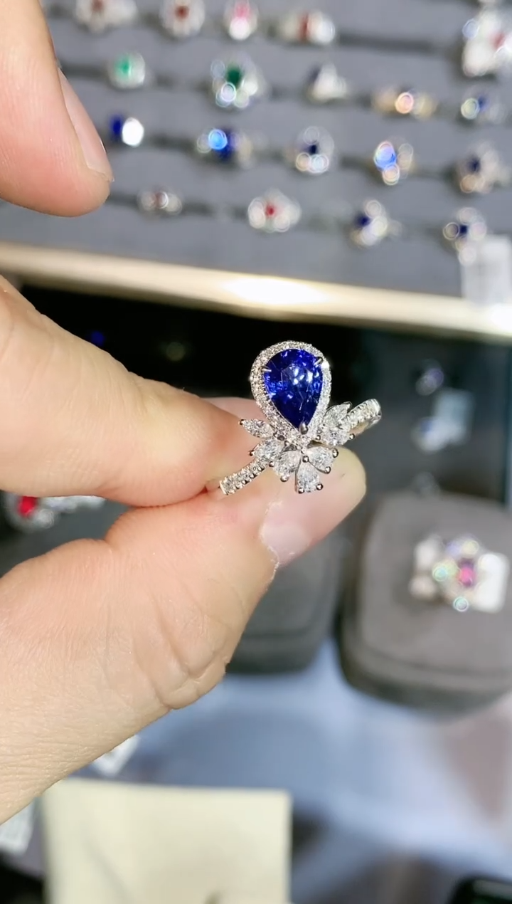 【闪购商品】蓝宝石戒指18K金镶嵌1.31ct/展会专属价/皇家蓝