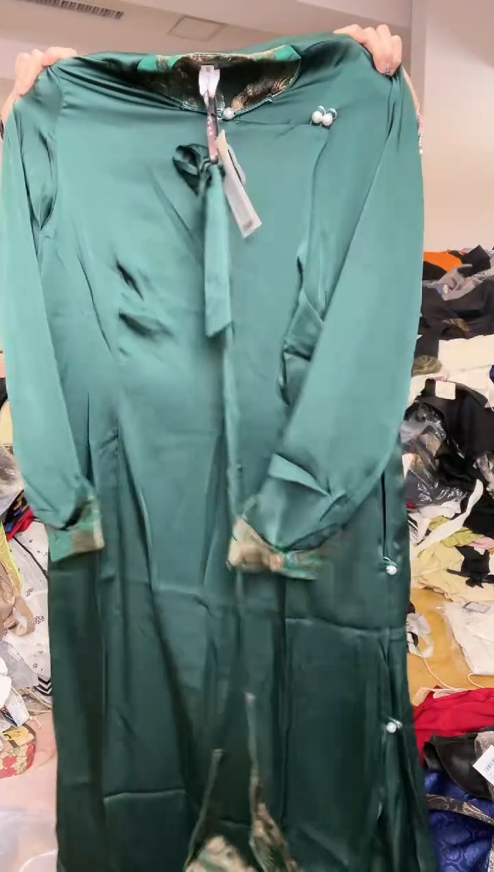 连衣裙       L码        110-120斤