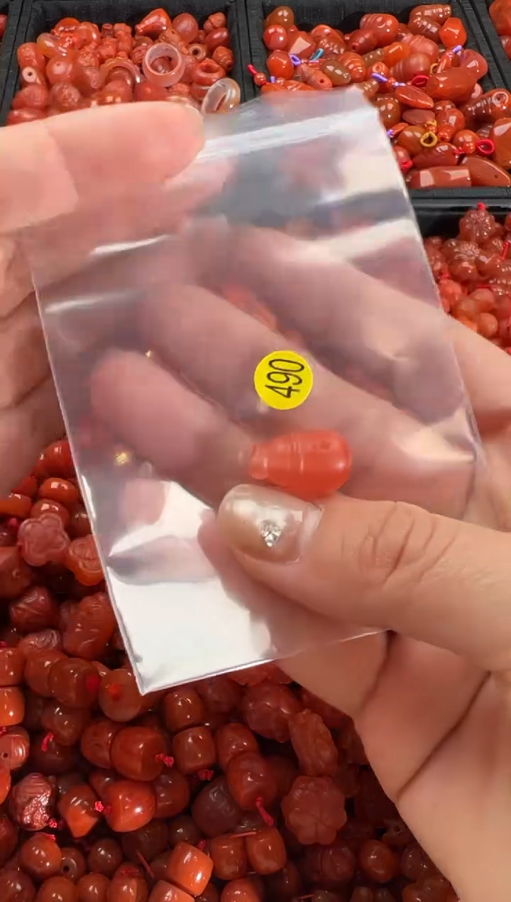 【闪购商品】南红玛瑙颈饰未镶嵌1
