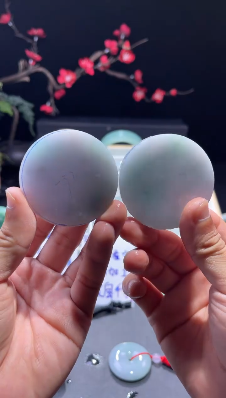 翡翠摆件未镶嵌镯心