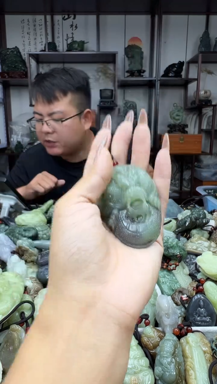 未镶嵌和田玉摆件1