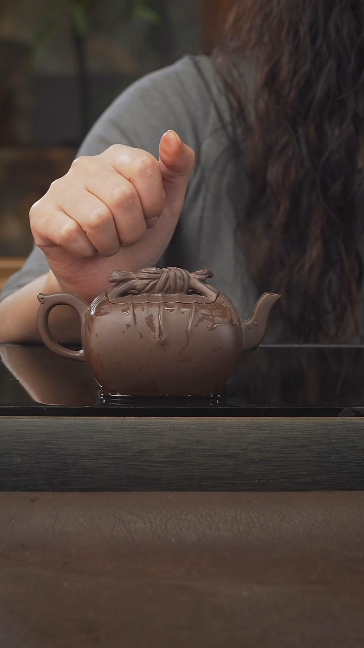 茶壶紫砂包袱壶，黑星土