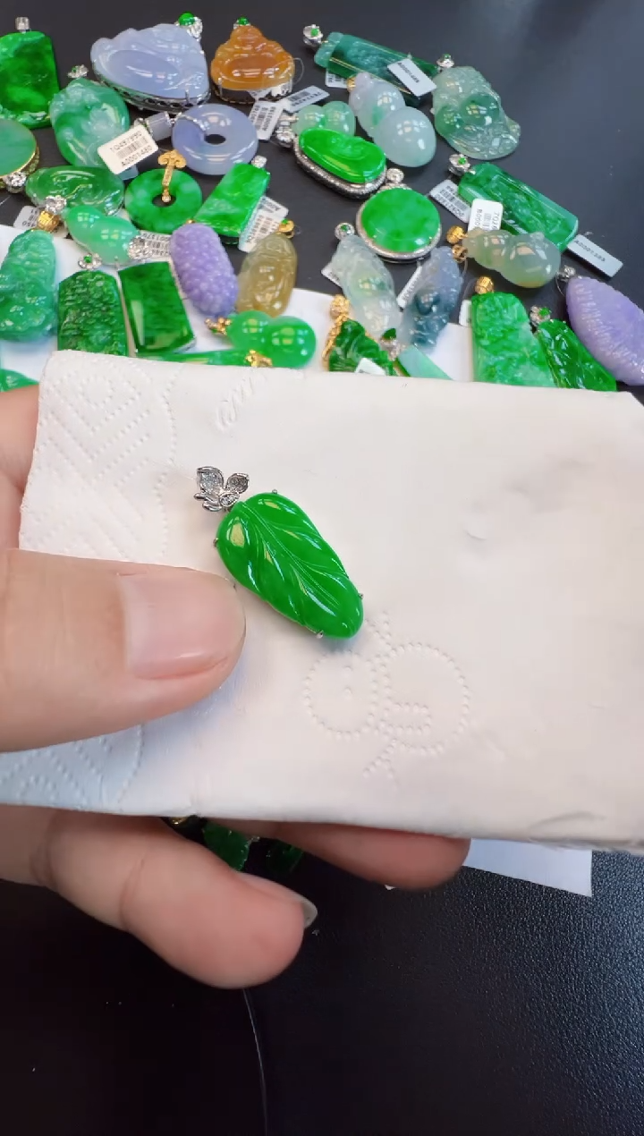 【闪购商品】翡翠吊坠(不含链)18K金镶嵌8800