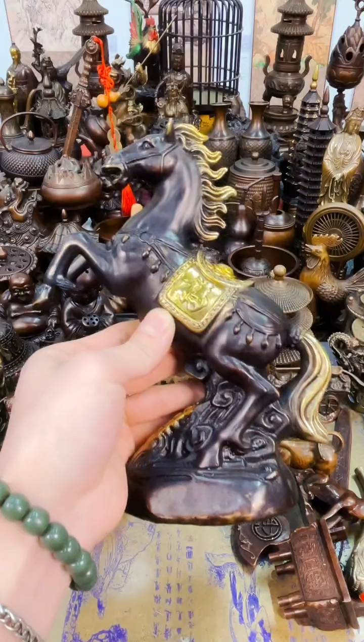 精铜工匠  独具韵味