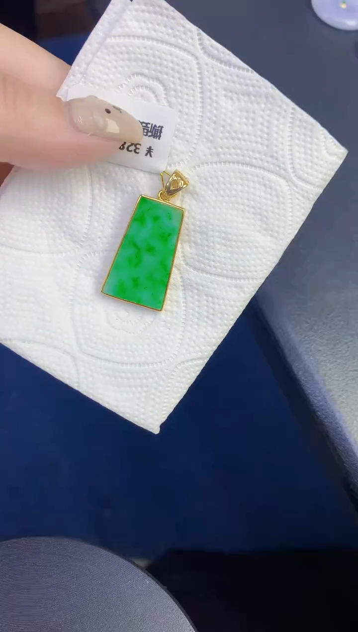 颈饰未镶嵌翡翠缅甸天然翡翠A货