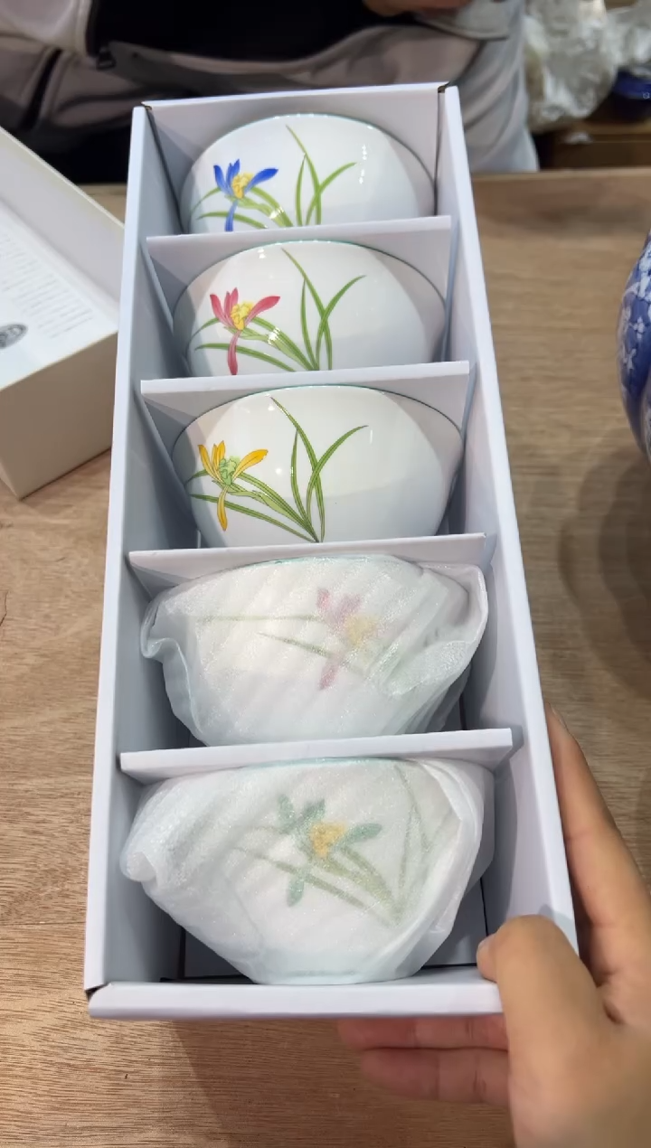 150 香兰社五色碗 全新