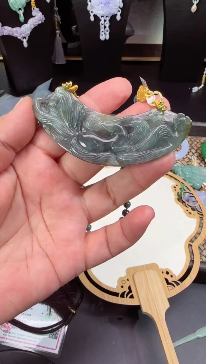 【闪购商品】翡翠颈饰未镶嵌牌子