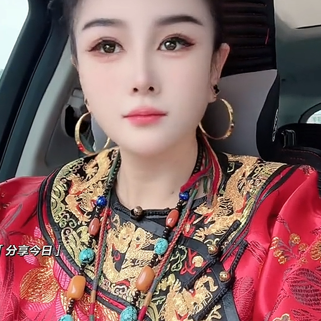 国风手工刺绣青汉服红色系