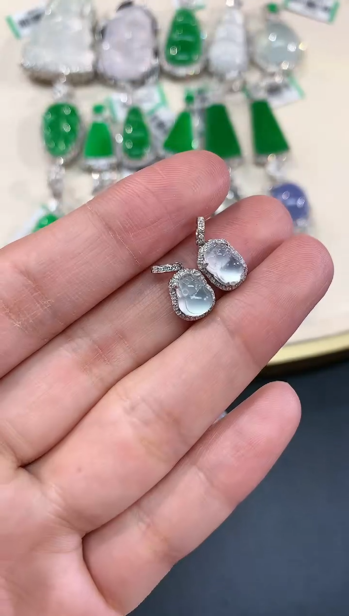 【闪购商品】翡翠吊坠(不含链)18K金镶嵌A67|1980