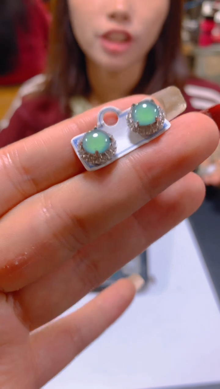 未镶嵌翡翠耳饰多样性发一