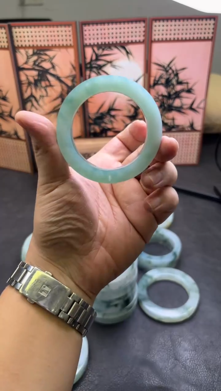 未镶嵌手镯定制翡翠猴***熊手镯