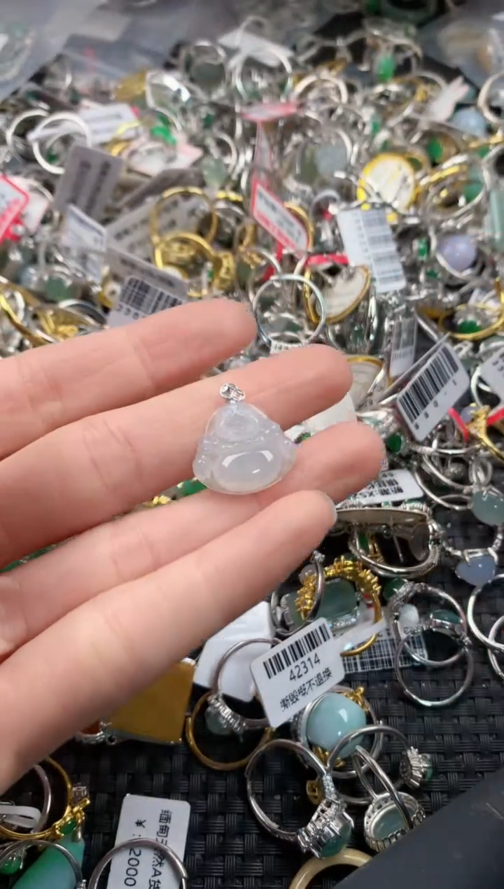 18K金镶嵌戒指翡翠4444       7