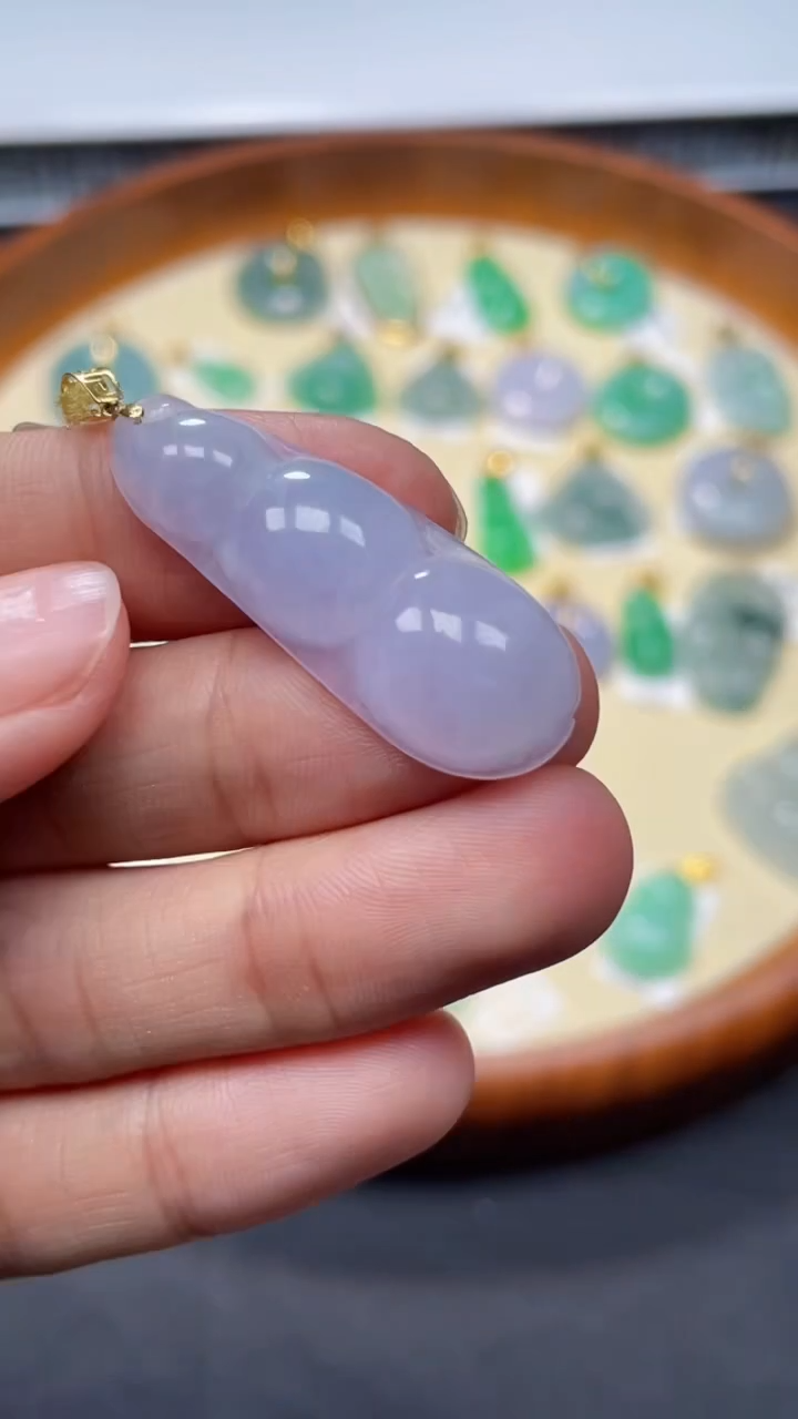 【闪购商品】翡翠吊坠(不含链)18K金镶嵌豆子