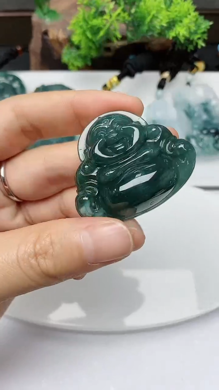 【闪购商品】翡翠颈饰未镶嵌        