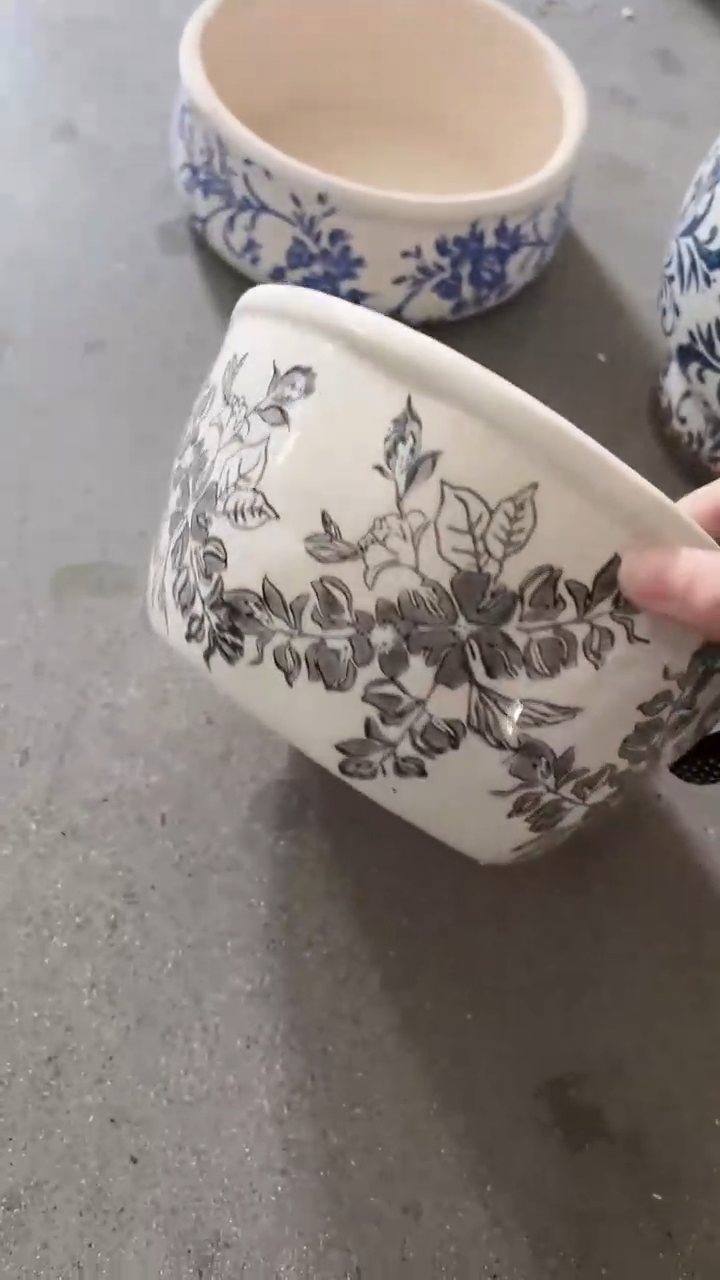 【闪购商品】陶瓷有孔花盆高10.5cm内口18cm