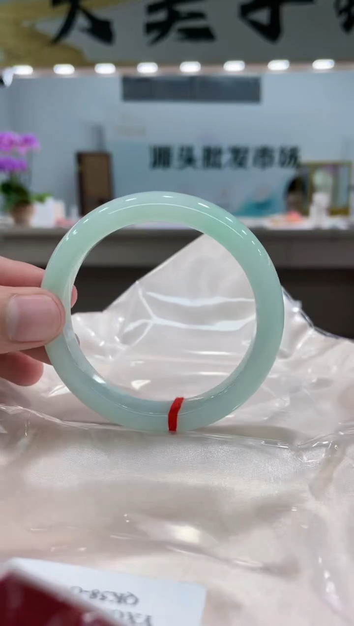 【闪购商品】翡翠手镯未镶嵌手镯