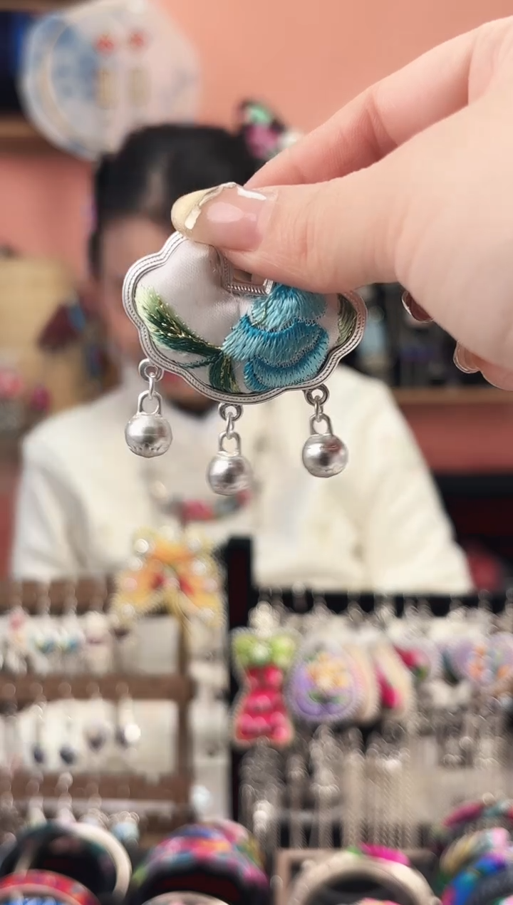 织绣艺枝独绣手工饰品202