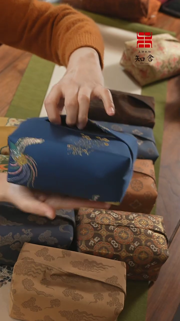 【闪购商品】纸巾盒···········