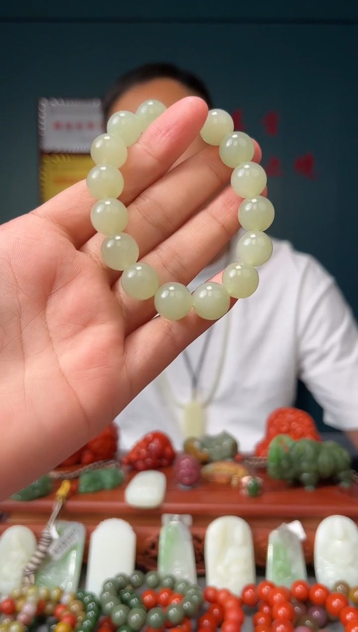 和田玉未镶嵌颈饰手串