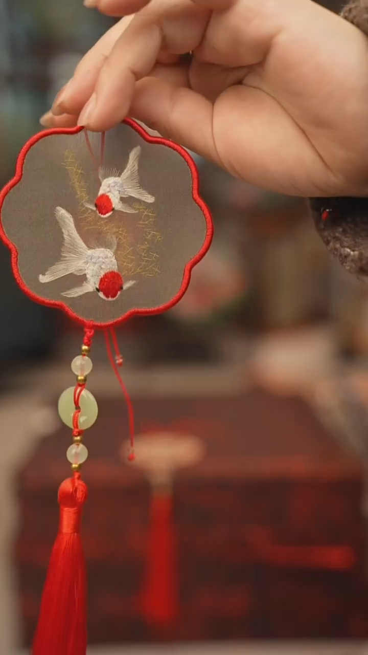 扇子绣花吊坠非遗