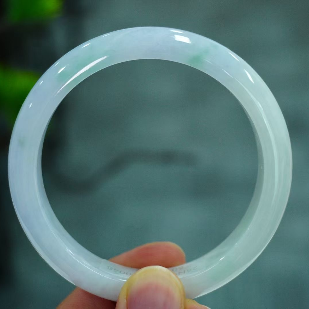 白底带微青59正圈成品翡翠手镯50048