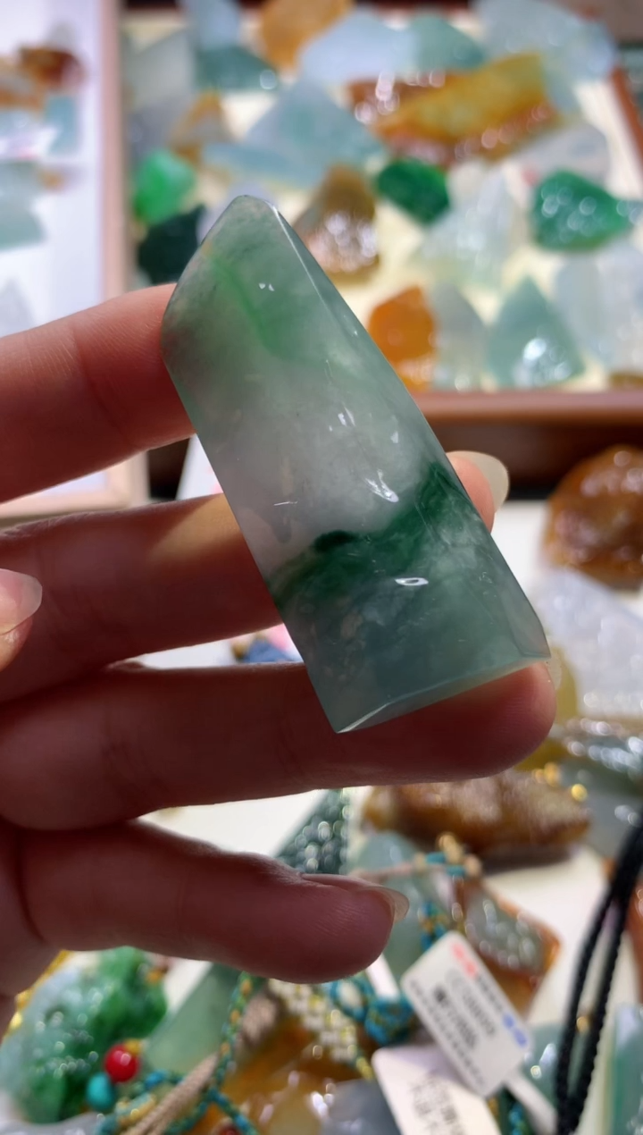 【闪购商品】翡翠颈饰未镶嵌吊坠